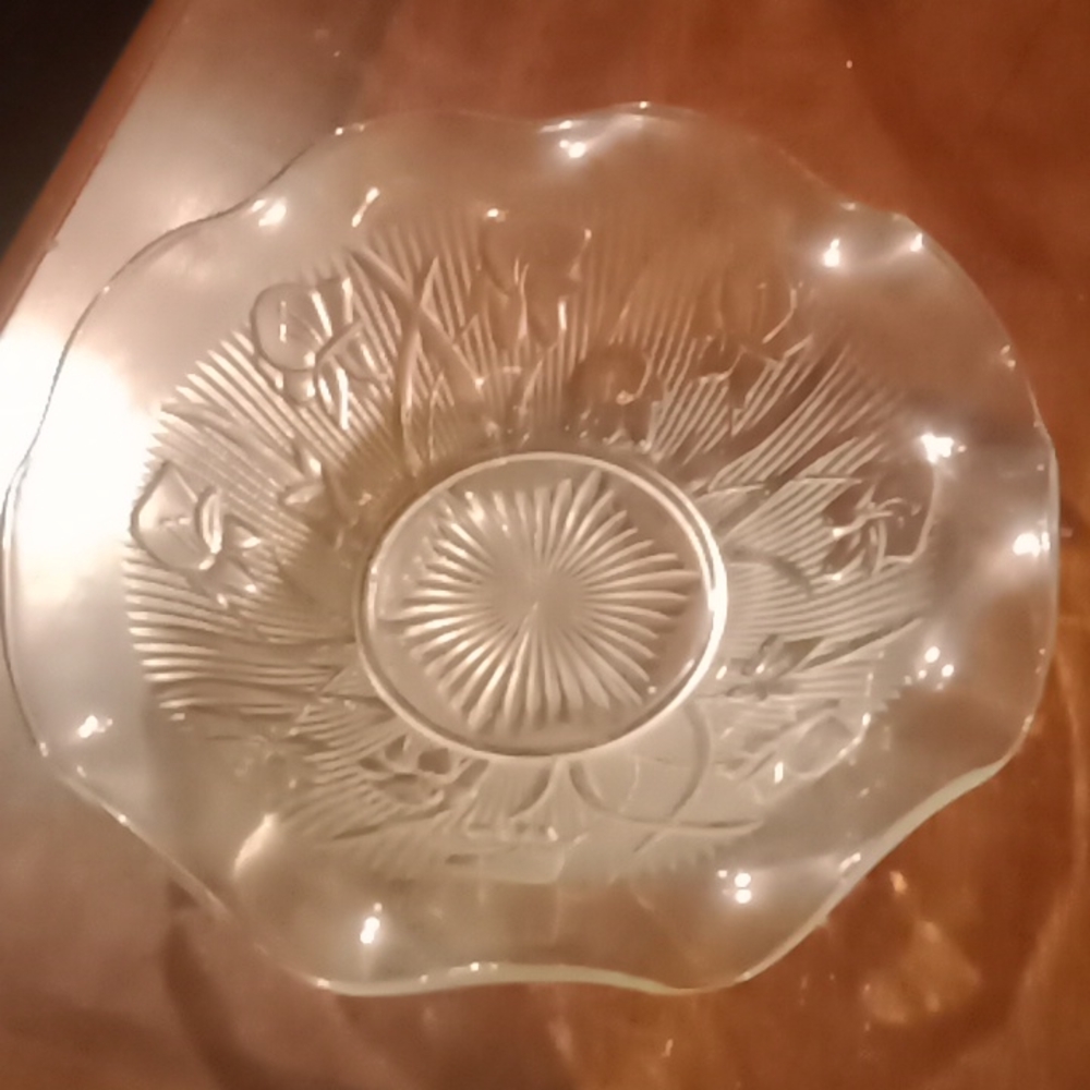 2 crystal bowls